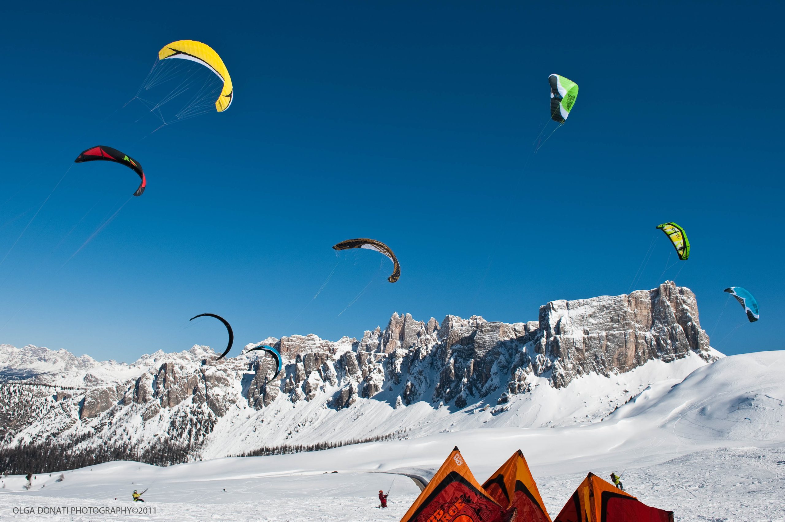 Les championnats du monde de snowkite à Passo Giau sont sur le point de commencer