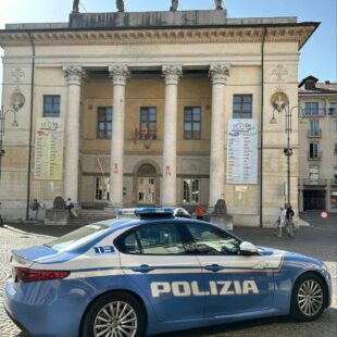 Si presenta allo sportello: arrestato dalla Polizia.