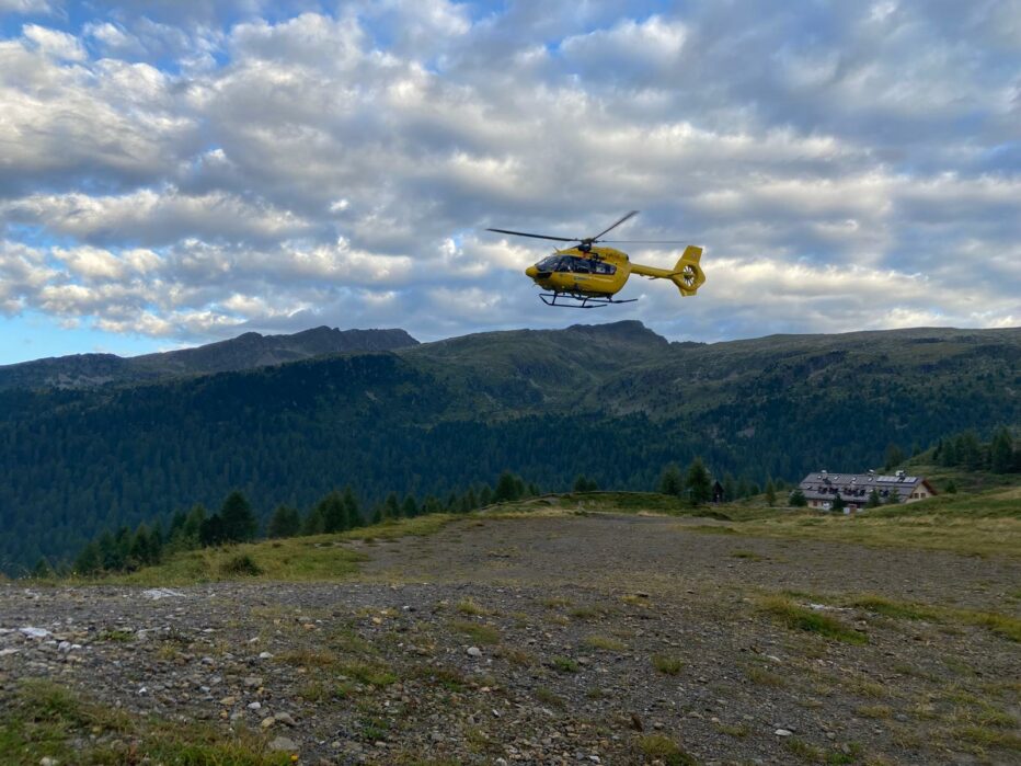 ALPINISTA VOLA IN PARETE A CORTINA D’AMPEZZO