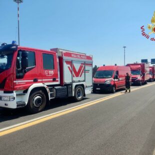 INCENDI BOSCHIVI IN GRECIA: DECOLLATI DUE CANADAIR, IN PARTENZA CONTINGENTE 32 VIGILI DEL FUOCO. 14 OPERATORI INVIATI DAL VENETO