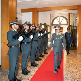 AVVICENDAMENTO AL COMANDO PROVINCIALE DELLA GUARDIA DI FINANZA DI BELLUNO. AL COLONNELLO GUARINO SUBENTRA IL COLONNELLO ATZORI.