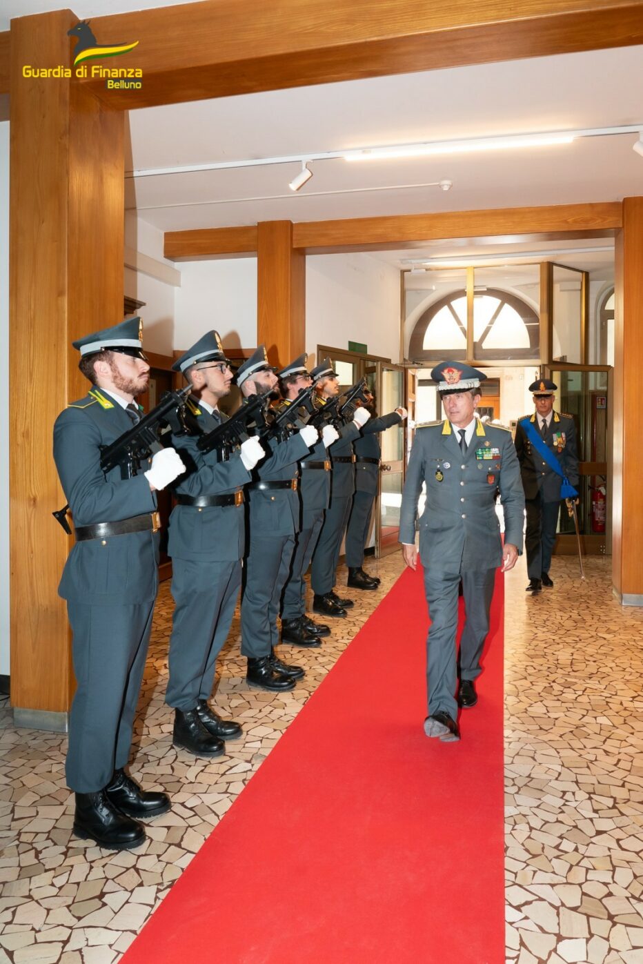 AVVICENDAMENTO AL COMANDO PROVINCIALE DELLA GUARDIA DI FINANZA DI BELLUNO. AL COLONNELLO GUARINO SUBENTRA IL COLONNELLO ATZORI.