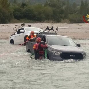 SOCCORSE 5 PERSONE BLOCCATE CON LE AUTO NEL PIAVE