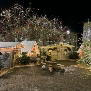 A Cortina d’Ampezzo, sabato 21 dicembre inaugurazione del Villaggio di Babbo Natale. Tanto divertimento per i più piccoli