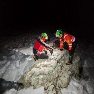 Notte di San Silvestro: recuperati tre alpinisti incrodati