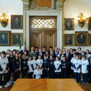 Valditara incontra Bach (CIO) al MIM: “Promuovere i valori olimpici nella scuola. Lo sport insegna il rispetto, la solidarietà e riduce la dispersione scolastica”